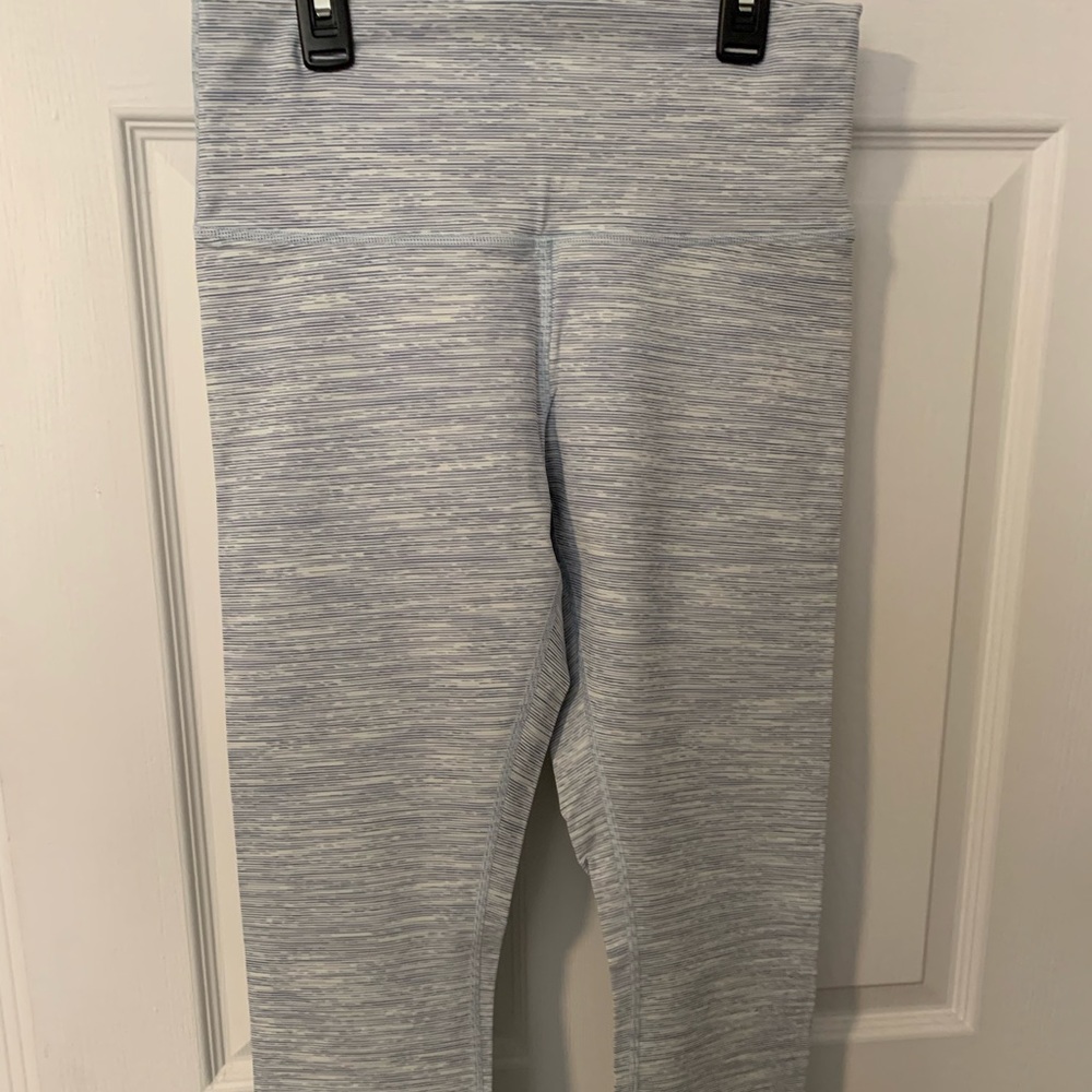 Lululemon Wunder Under Crop luxstreme, size 10